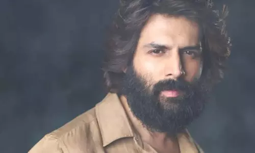 Kartik Aaryan: WAVES 2025 में उद्घाटन भाषण देते हुए PM Modi से मांगी माफ़ी Kartik Aaryan: WAVES 2025 में उद्घाटन भाषण देते हुए PM Modi से मांगी माफ़ी