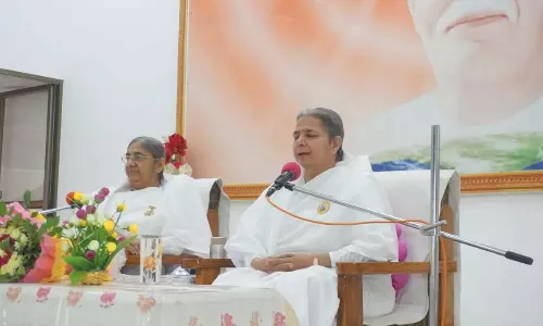 जीवन में समय और शक्तियों के व्यर्थ से बचने के लिए अटेंशन आवश्यक