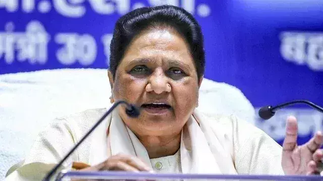 Lucknow: मायावती ने श्रमिक दिवस पर श्रमिकों के शोषण की निंदा की, सरकारों को किया सचेत Lucknow: मायावती ने श्रमिक दिवस पर श्रमिकों के शोषण की निंदा की, सरकारों को किया सचेत