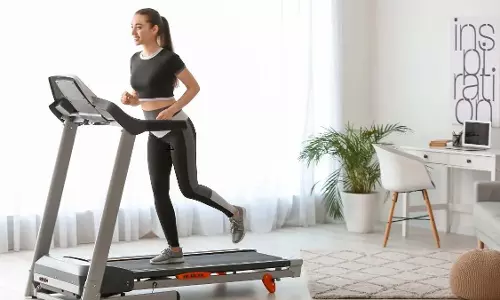 Treadmill workout: 40 मिनट की दिनचर्या आसानी से आपके पेट की चर्बी करे कम Treadmill workout: 40 मिनट की दिनचर्या आसानी से आपके पेट की चर्बी करे कम