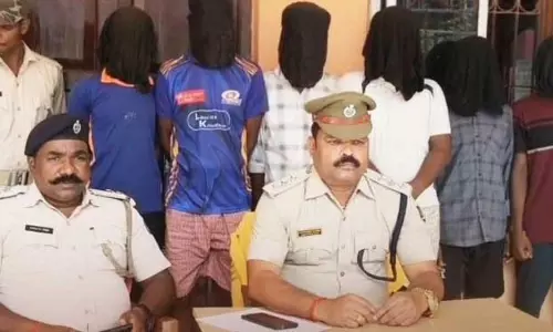 Jajpur में ट्रांसफार्मर चोरी के आरोप में नौ लोग गिरफ्तार Jajpur में ट्रांसफार्मर चोरी के आरोप में नौ लोग गिरफ्तार
