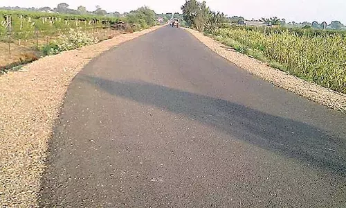 Telangana : हर गांव तक तारकोल सड़क