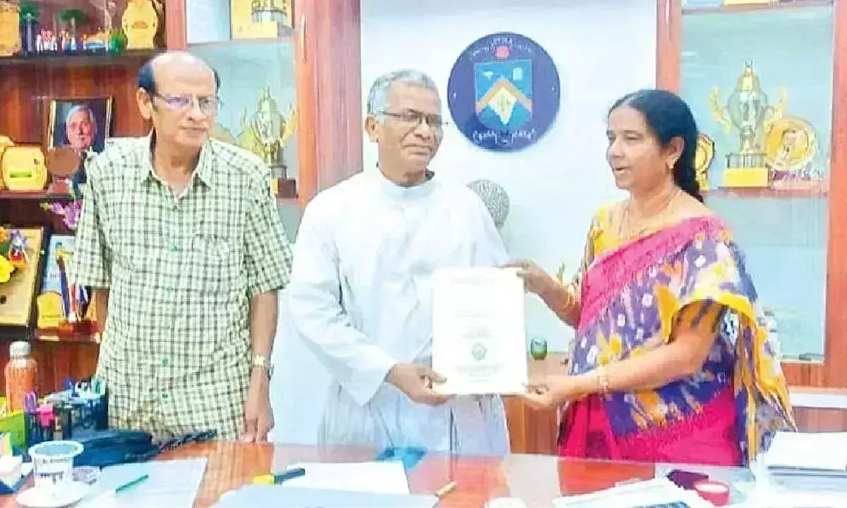 Andhra: पोटलुरी शांति को कृषि कार्यों में पीएचडी की उपाधि प्रदान की गई