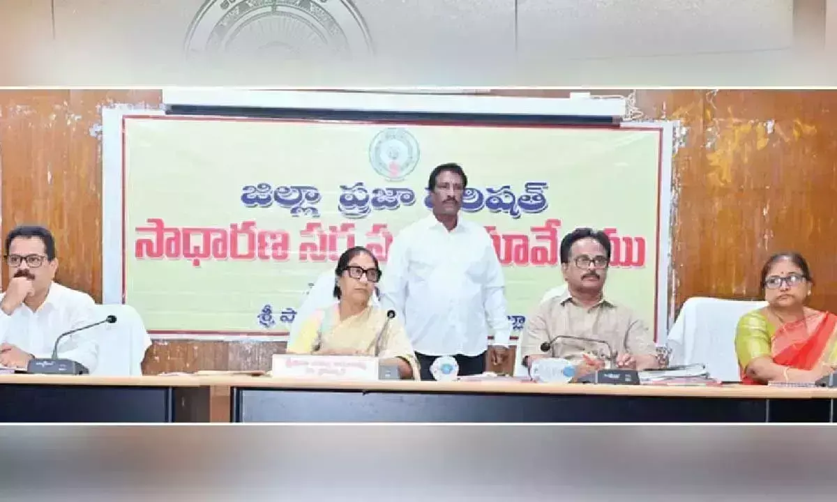 Andhra: जिला परिषद अध्यक्ष ने किया जल संरक्षण का आह्वान Andhra: जिला परिषद अध्यक्ष ने किया जल संरक्षण का आह्वान