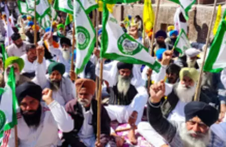 किसान संगठनों की केंद्र सरकार के साथ 4 मई को होने वाली बैठक टली किसान संगठनों की केंद्र सरकार के साथ 4 मई को होने वाली बैठक टली