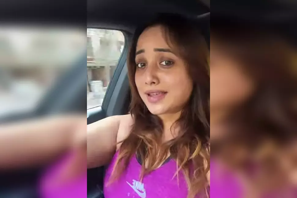 अजय देवगन के गाने को गुनागुनाती दिखीं भोजपुरी एक्ट्रेस, फैंस बोले- रोमांटिक मूड में हो आप अजय देवगन के गाने को गुनागुनाती दिखीं भोजपुरी एक्ट्रेस, फैंस बोले- रोमांटिक मूड में हो आप