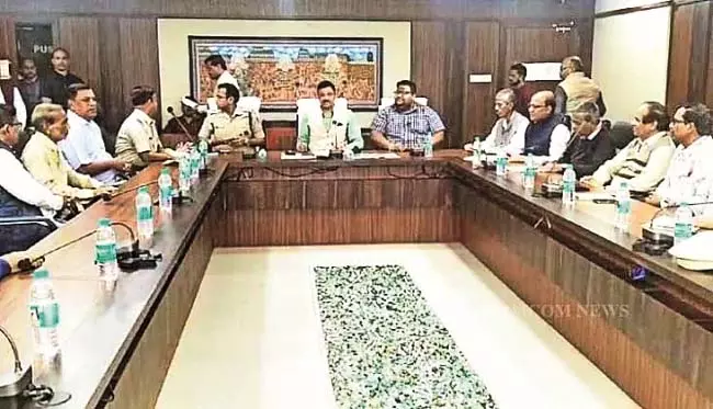 Odisha: स्वच्छता, स्वच्छ जल, परिवहन के लिए विशेष रेलगाड़ियां आदि पर गहन चर्चा की गई Odisha: स्वच्छता, स्वच्छ जल, परिवहन के लिए विशेष रेलगाड़ियां आदि पर गहन चर्चा की गई