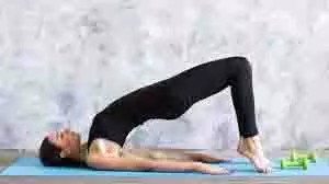Kareena Kapoor Yoga Asana: करीना कपूर रोजाना करती हैं ये योगासन, पाएं परफेक्ट फिगर के साथ ग्लोइंग स्किन Kareena Kapoor Yoga Asana: करीना कपूर रोजाना करती हैं ये योगासन, पाएं परफेक्ट फिगर के साथ ग्लोइंग स्किन