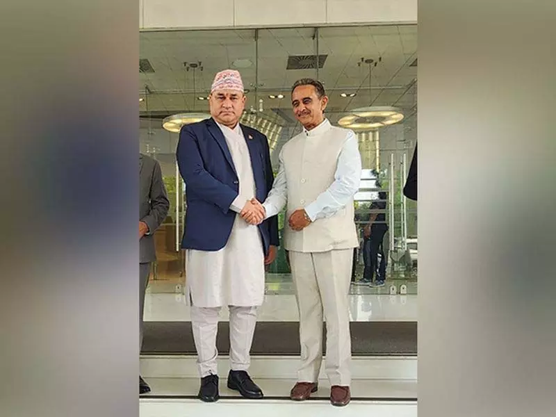 विदेश राज्य मंत्री कीर्ति वर्धन सिंह ने नेपाली प्रतिनिधिमंडल से मुलाकात की विदेश राज्य मंत्री कीर्ति वर्धन सिंह ने नेपाली प्रतिनिधिमंडल से मुलाकात की