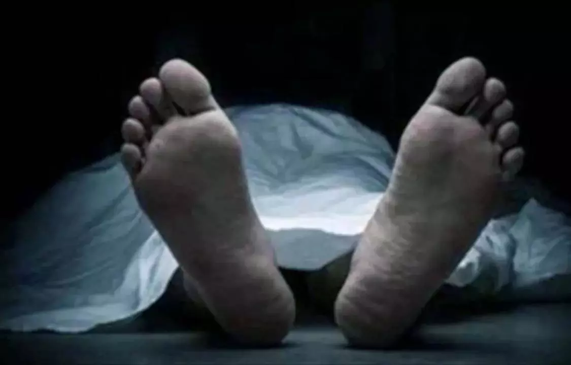 Odisha : मयूरभंज में पीजी छात्र का शव पेड़ से लटका मिला Odisha : मयूरभंज में पीजी छात्र का शव पेड़ से लटका मिला