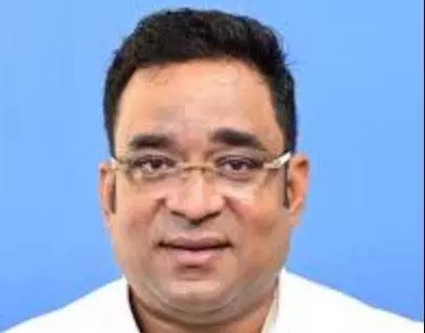 Odisha: अधिकारी ने बीजद विधायक पर मारपीट का आरोप, पुलिस में शिकायत दर्ज Odisha: अधिकारी ने बीजद विधायक पर मारपीट का आरोप, पुलिस में शिकायत दर्ज