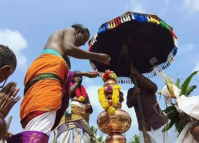काशी विश्वनाथ मंदिर में महाकुंभाभिषेकम काशी विश्वनाथ मंदिर में महाकुंभाभिषेकम