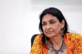Mallika साराभाई ने आशा कार्यकर्ताओं के साथ एकजुटता व्यक्त की Mallika साराभाई ने आशा कार्यकर्ताओं के साथ एकजुटता व्यक्त की