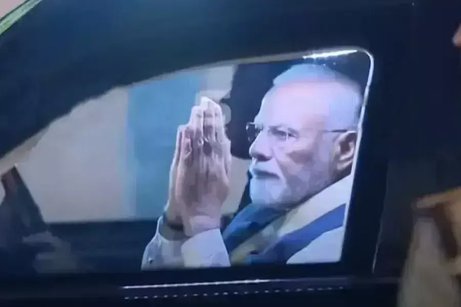 Kerala : विझिनजाम बंदरगाह के उद्घाटन के लिए पहुंचे पीएम मोदी Kerala : विझिनजाम बंदरगाह के उद्घाटन के लिए पहुंचे पीएम मोदी