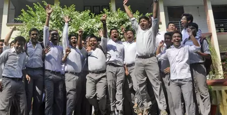 पश्चिम बंगाल माध्यमिक शिक्षा बोर्ड ने 10वीं का रिजल्ट जारी किया, इस बार लड़कों ने मारी बाजी पश्चिम बंगाल माध्यमिक शिक्षा बोर्ड ने 10वीं का रिजल्ट जारी किया, इस बार लड़कों ने मारी बाजी