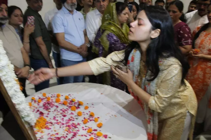 Haryana : हम मुसलमानों को निशाना नहीं बनाते पहलगाम की विधवा की गंभीर अपील Haryana : हम मुसलमानों को निशाना नहीं बनाते पहलगाम की विधवा की गंभीर अपील