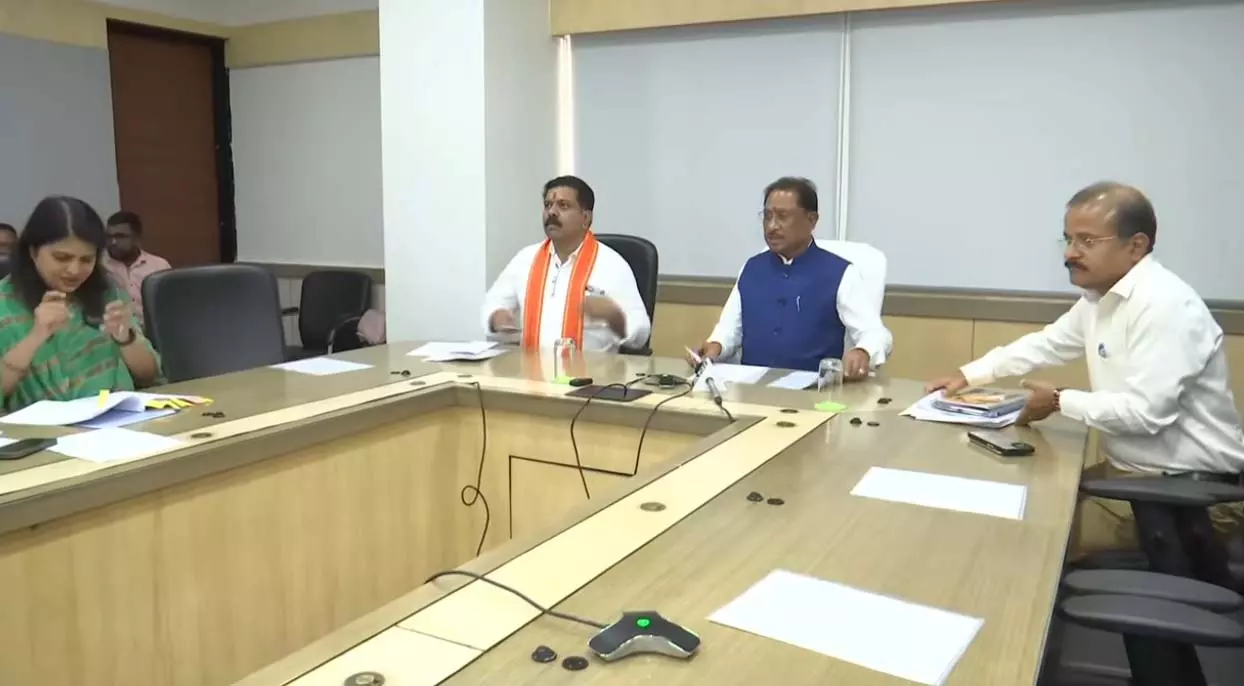 सरेंडर नक्सलियों और नक्सल हिंसा से ग्रसित 2500 परिवारों को प्रधानमंत्री आवास योजना की पहली किश्त जारी सरेंडर नक्सलियों और नक्सल हिंसा से ग्रसित 2500 परिवारों को प्रधानमंत्री आवास योजना की पहली किश्त जारी