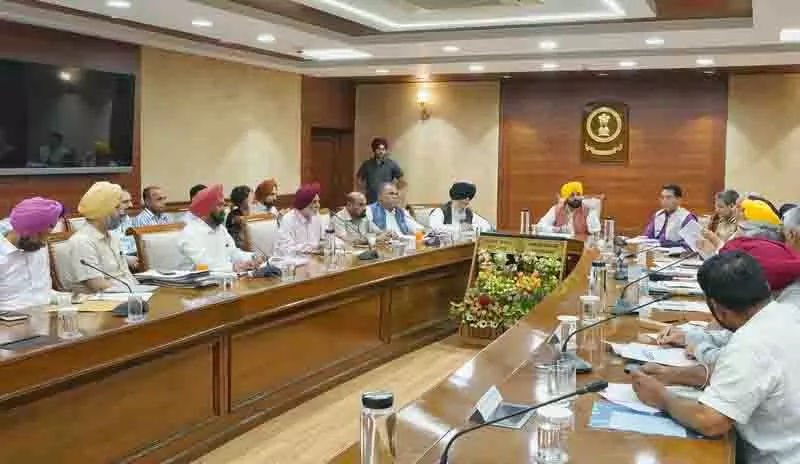 Haryana को पानी देने पर पंजाब की सर्वदलीय बैठक समाप्त, दिल्ली में गतिरोध पर केंद्र की बैठक Haryana को पानी देने पर पंजाब की सर्वदलीय बैठक समाप्त, दिल्ली में गतिरोध पर केंद्र की बैठक