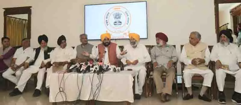 Punjab के राजनीतिक दल हरियाणा को भाखड़ा से अतिरिक्त पानी न देने पर एकमत Punjab के राजनीतिक दल हरियाणा को भाखड़ा से अतिरिक्त पानी न देने पर एकमत