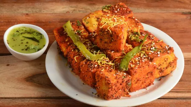 Tandoori Dhokla गुजराती स्वाद में नये तड़के का स्वादिष्ट मेल Tandoori Dhokla गुजराती स्वाद में नये तड़के का स्वादिष्ट मेल