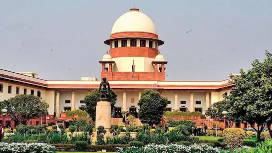 सुप्रीम कोर्ट ने 6 कथित पाकिस्तानी नागरिकों को वापस भेजने पर लगाई रोक सुप्रीम कोर्ट ने 6 कथित पाकिस्तानी नागरिकों को वापस भेजने पर लगाई रोक