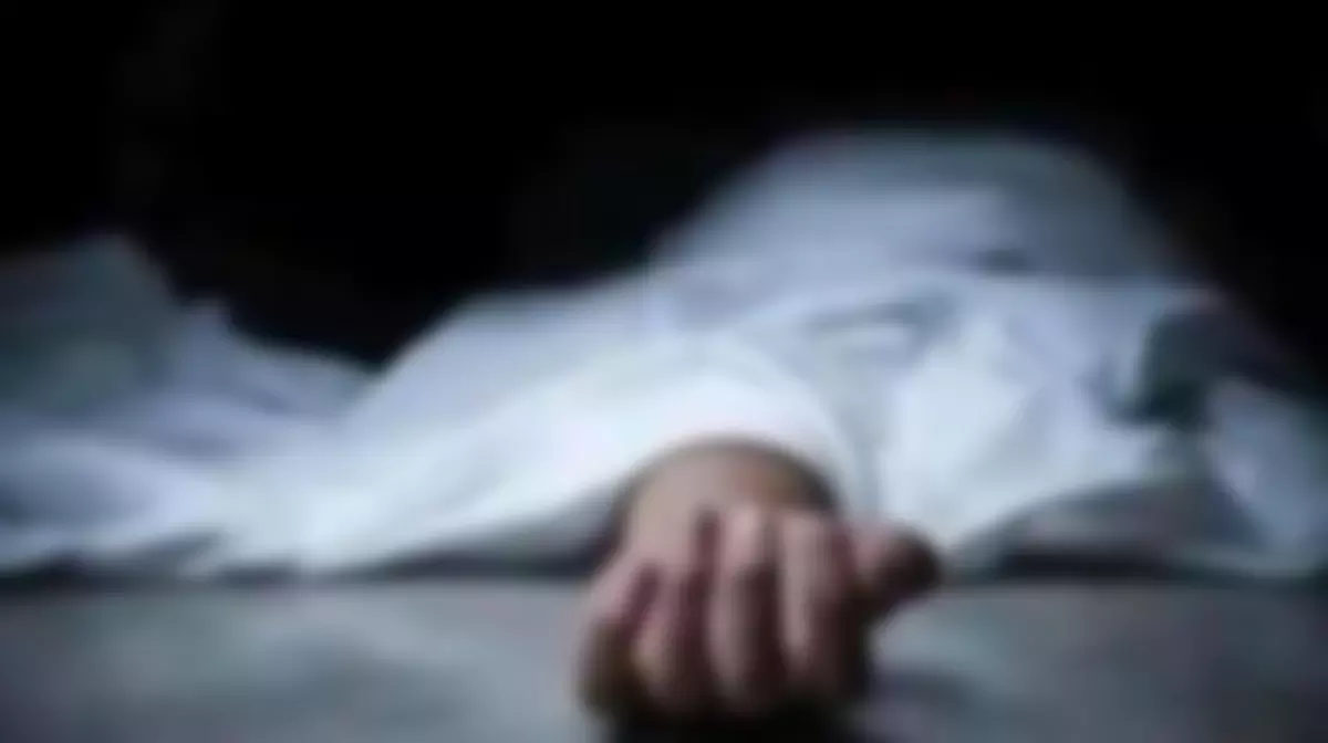 Kerala : पलक्कड़ में स्कूटर दुर्घटना में मां और बच्चे की मौत Kerala : पलक्कड़ में स्कूटर दुर्घटना में मां और बच्चे की मौत