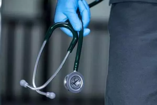 CG: जूनियर डॉक्टर को सौंपी गई सिविल सर्जन की जिम्मेदारी CG: जूनियर डॉक्टर को सौंपी गई सिविल सर्जन की जिम्मेदारी