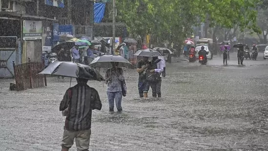 Kerala: छह जिलों में लोग सतर्क रहें; रेड अलर्ट घोषित, भारी बारिश की आशंका Kerala: छह जिलों में लोग सतर्क रहें; रेड अलर्ट घोषित, भारी बारिश की आशंका