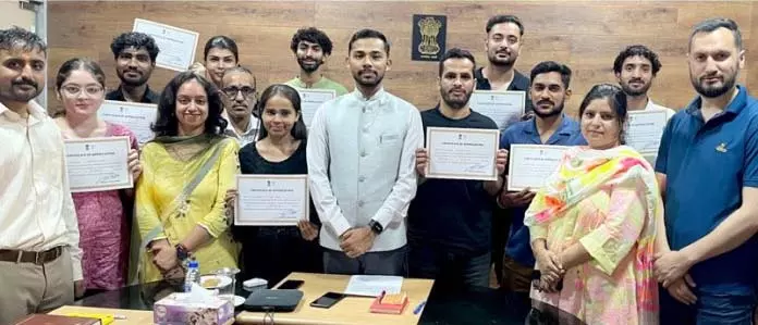 केंद्रीय विश्वविद्यालय के छात्रों के लिए एक महीने का इंटर्नशिप कार्यक्रम DIPR में संपन्न हुआ केंद्रीय विश्वविद्यालय के छात्रों के लिए एक महीने का इंटर्नशिप कार्यक्रम DIPR में संपन्न हुआ
