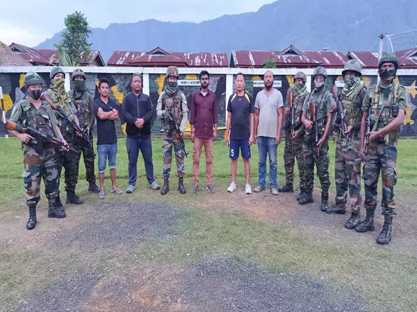 असम राइफल्स ने Manipur में झारखंड के अपहृत व्यक्ति को बचाया असम राइफल्स ने Manipur में झारखंड के अपहृत व्यक्ति को बचाया