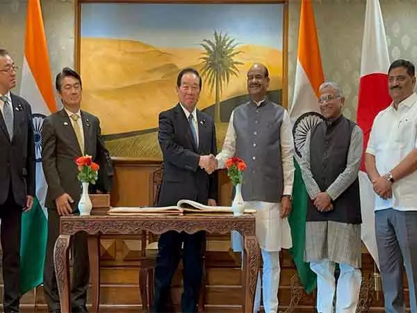 जापानी प्रतिनिधिमंडल ने लोकसभा अध्यक्ष ओम बिरला से मुलाकात की जापानी प्रतिनिधिमंडल ने लोकसभा अध्यक्ष ओम बिरला से मुलाकात की