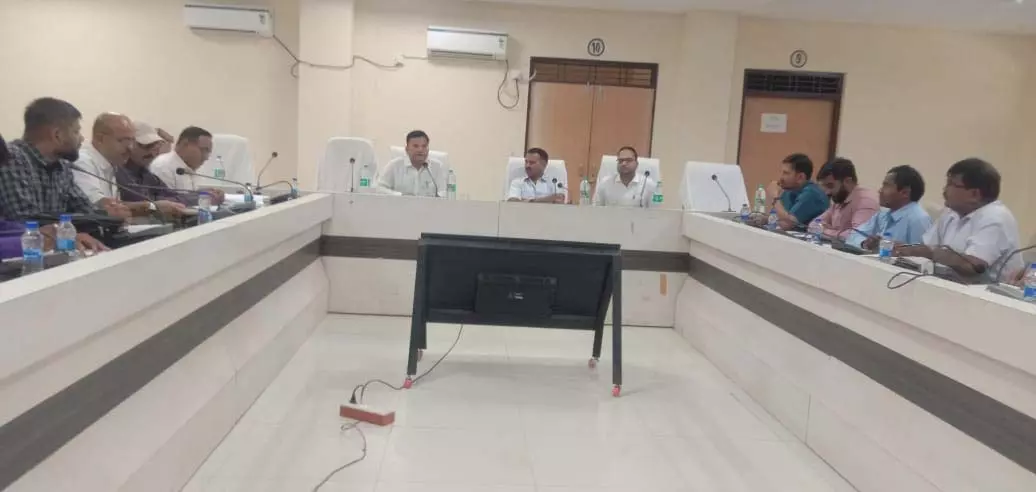 शासन के गाइडलाइन का पालन करते हुए रिपोर्ट प्रस्तुत करें: कलेक्टर शासन के गाइडलाइन का पालन करते हुए रिपोर्ट प्रस्तुत करें: कलेक्टर