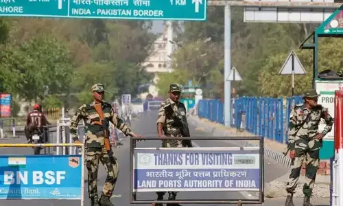 Kupwara से 5 को अटारी-वाघा सीमा के माध्यम से निर्वासित किया गया