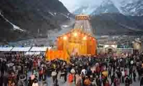 Kedarnath : विधि-विधान के साथ खुले मंदिर के कपाट, उमड़े हजारों श्रद्धालु