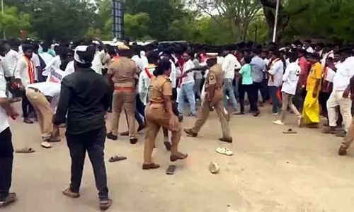 मदुरै एयरपोर्ट: विजय के प्रशंसकों और पुलिस के बीच झड़प