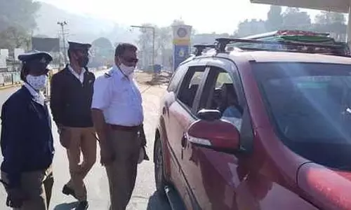 प्रमुख सड़कों पर पार्किंग शुल्क वसूला जाता रहेगा प्रमुख सड़कों पर पार्किंग शुल्क वसूला जाता रहेगा