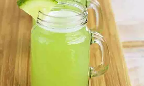 Cucumber Lemonade : बच्चों को देना चाहते हैं हेल्दी ड्रिंक तो बनाएं खीरा नींबू पानी Cucumber Lemonade : बच्चों को देना चाहते हैं हेल्दी ड्रिंक तो बनाएं खीरा नींबू पानी