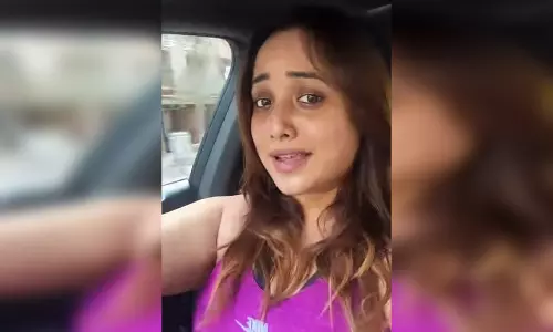 अजय देवगन के गाने को गुनागुनाती दिखीं भोजपुरी एक्ट्रेस, फैंस बोले- रोमांटिक मूड में हो आप अजय देवगन के गाने को गुनागुनाती दिखीं भोजपुरी एक्ट्रेस, फैंस बोले- रोमांटिक मूड में हो आप