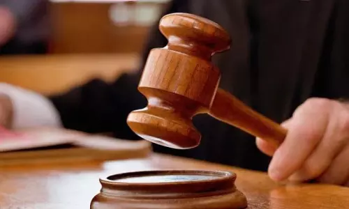 पिता है सरकारी कर्मचारी, मम्मी की मौत के बाद बेटे ने मांगी अनुकंपा नियुक्ति, हाईकोर्ट ने किया इनकार