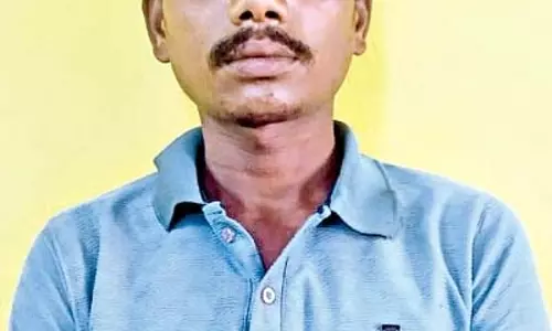 गला घोंटकर युवक की हत्या: लड़के समेत तीन गिरफ्तार गला घोंटकर युवक की हत्या: लड़के समेत तीन गिरफ्तार