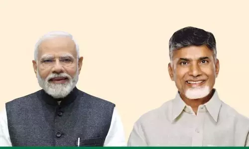 AP CM चंद्रबाबू ने अमरावती में पीएम मोदी का किया स्वागत AP CM चंद्रबाबू ने अमरावती में पीएम मोदी का किया स्वागत