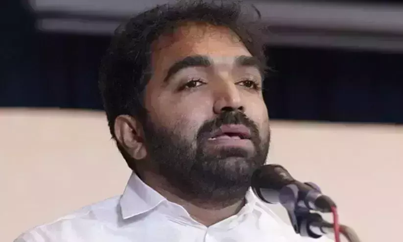 CPM का विझिनजाम को लेकर ओमन चांडी पर दावा गलत: विपक्ष का पलटवार CPM का विझिनजाम को लेकर ओमन चांडी पर दावा गलत: विपक्ष का पलटवार