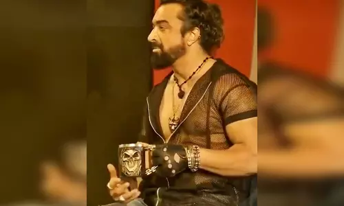 एजाज खान के हाउस अरेस्ट पर भड़कीं भाजपा महिला अध्यक्ष, अश्लील शो पर प्रतिबंध लगाने की मांग एजाज खान के हाउस अरेस्ट पर भड़कीं भाजपा महिला अध्यक्ष, अश्लील शो पर प्रतिबंध लगाने की मांग