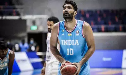 सात फीट लंबे Punjab के सब-इंस्पेक्टर ने बास्केटबॉल खिलाड़ी के रूप में अपनी छाप छोड़ी सात फीट लंबे Punjab के सब-इंस्पेक्टर ने बास्केटबॉल खिलाड़ी के रूप में अपनी छाप छोड़ी