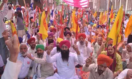 केंद्र ने Punjab के किसान यूनियनों के साथ 4 मई की बैठक टाली केंद्र ने Punjab के किसान यूनियनों के साथ 4 मई की बैठक टाली