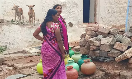 Karnataka : पानी होने के बावजूद रखरखाव का अभाव, लगातार बनी समस्या Karnataka : पानी होने के बावजूद रखरखाव का अभाव, लगातार बनी समस्या