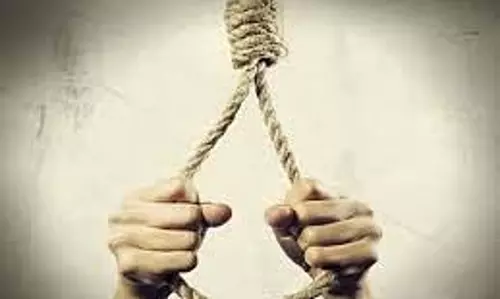 Rape: लड़की ने मौत का नोट लिखकर की आत्महत्या Rape: लड़की ने मौत का नोट लिखकर की आत्महत्या