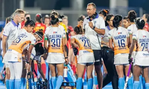 हॉकी: भारतीय महिला हॉकी टीम ऑस्ट्रेलिया दौरे का अंत जीत के साथ करना चाहेगी हॉकी: भारतीय महिला हॉकी टीम ऑस्ट्रेलिया दौरे का अंत जीत के साथ करना चाहेगी