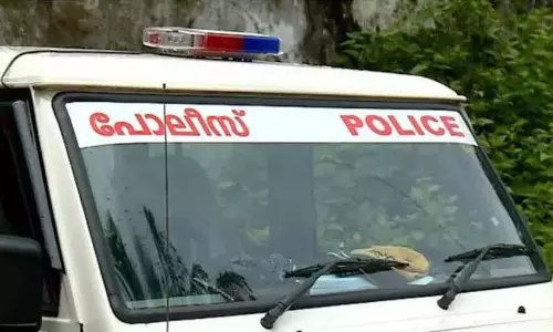 लड़की से बलात्कार और उसे गर्भवती करने के आरोप में पिता गिरफ्तार