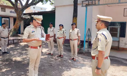 थाना प्रभारी को धमतरी एसपी ने लगाई फटकार